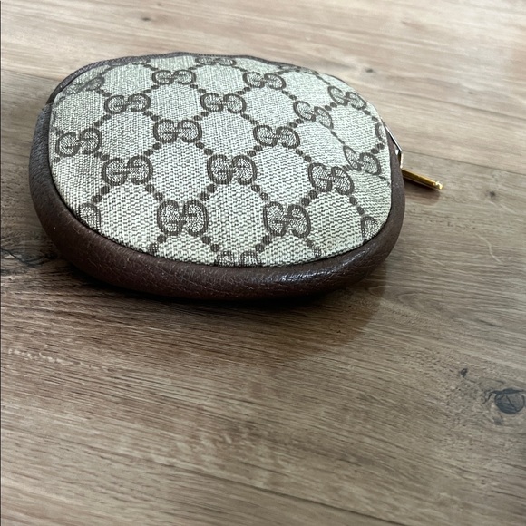 Authentic Gucci Coin Purse - Picture 5 of 11